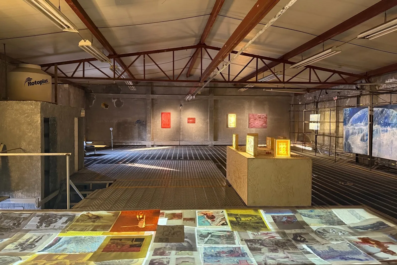 Solo exhibition of Paulina Freifeld installed in a warehouse, peso del peligro during mexico city art week, presented by concordia studio.