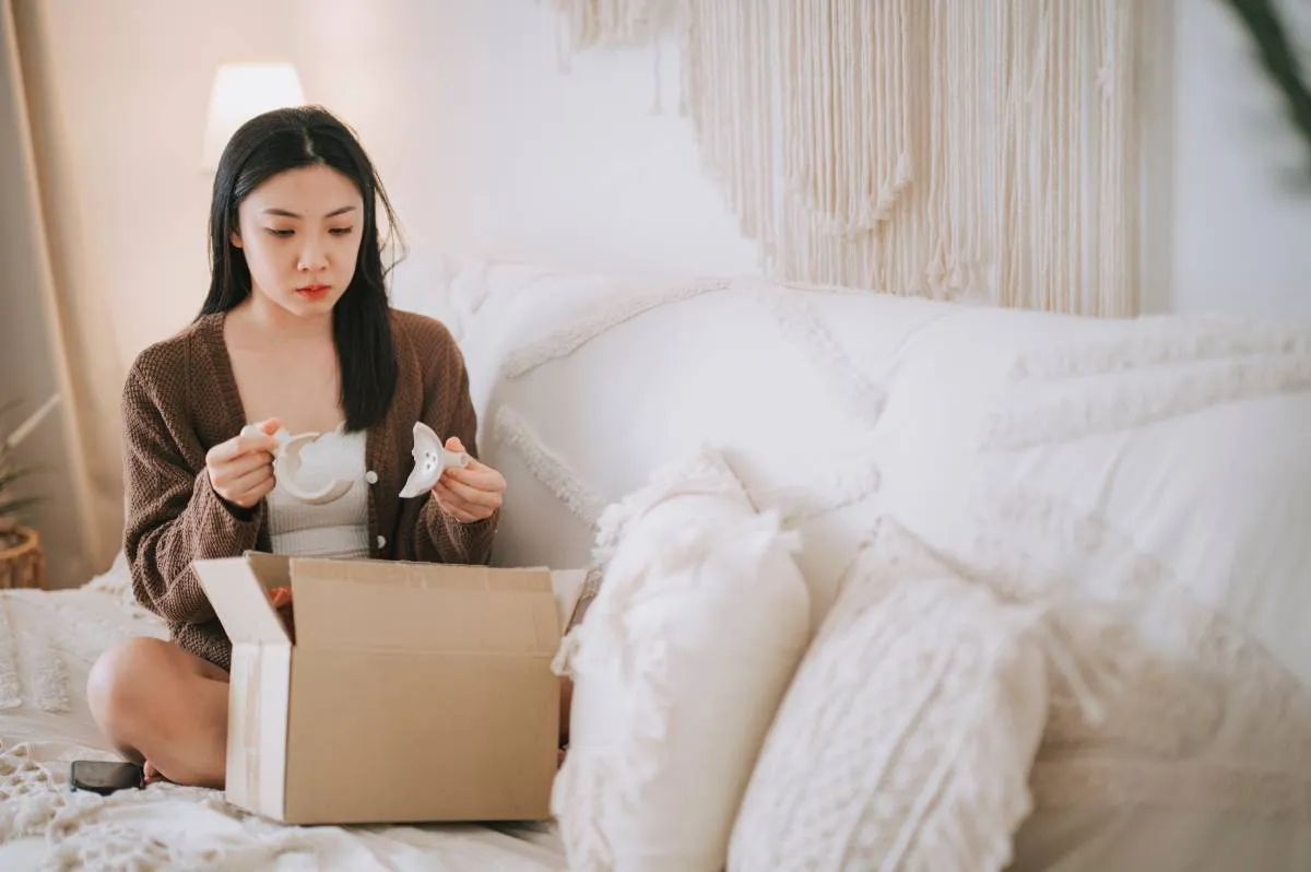Customer frustrated by an online shopping problem