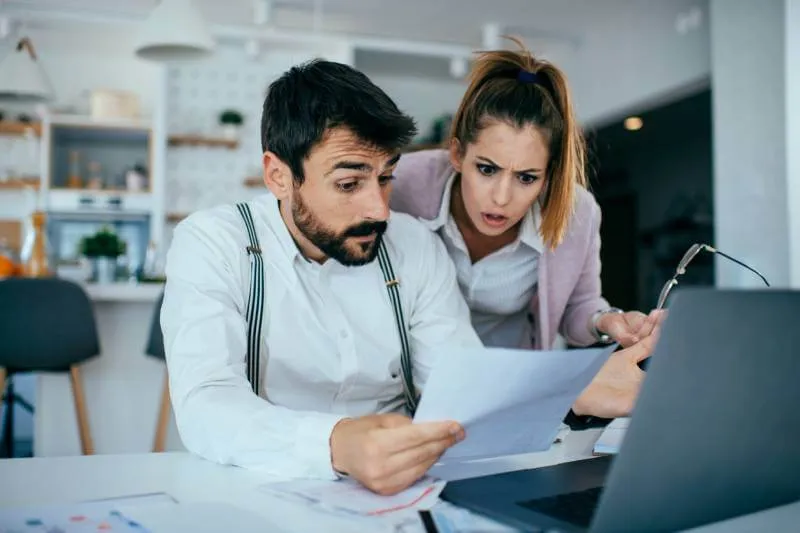 Couple shocked when seeing at an unauthorized charge on the credit card statement