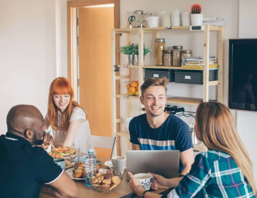 4 roommates discussing their lease