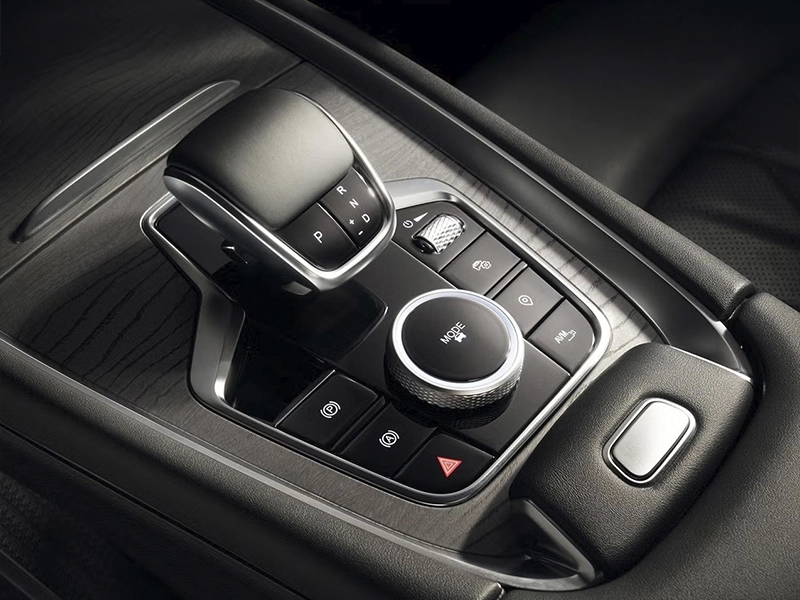 Chery Tiggo 8 Pro Max — palanca de cambios tipo joystick