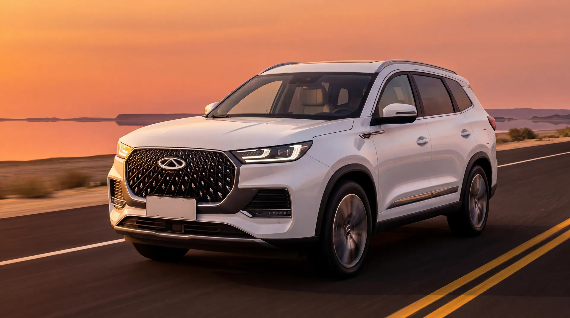 Chery Tiggo 8 Pro Max — galería interior, comparador de modelos