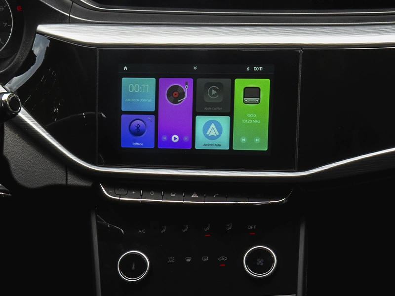 Chery Arrizo 5 Pro M/T — pantalla táctil de 8 pulgadas con CarPlay y Android Auto