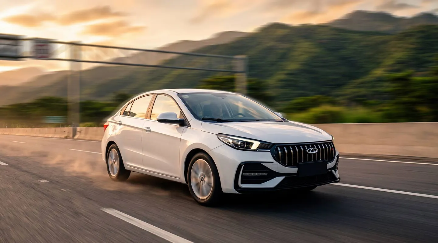 Chery Arrizo 5 Pro A/T — vista exterior, comparador de modelos