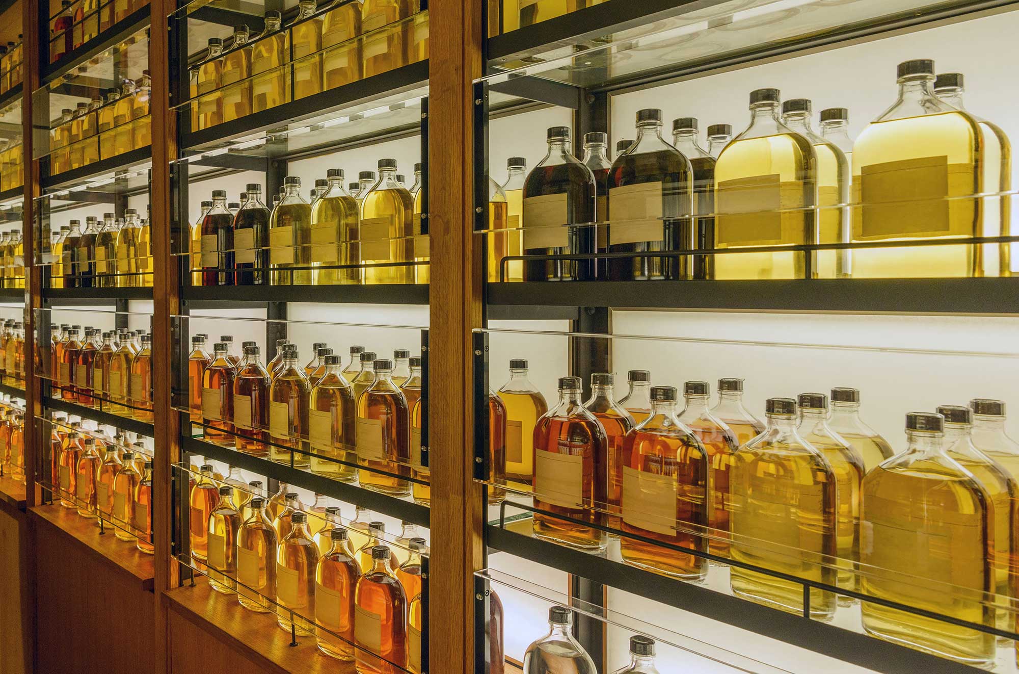 OSAKA SUNTORY YAMAZAKI DISTILLERY, MUSEUM, AND WHISKEY TASTING AT YOUR DESIRE!