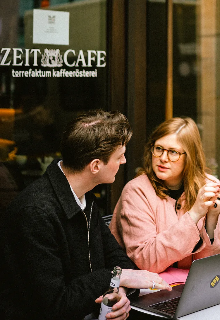 Redaktionsmeeting für eine Printkampagne