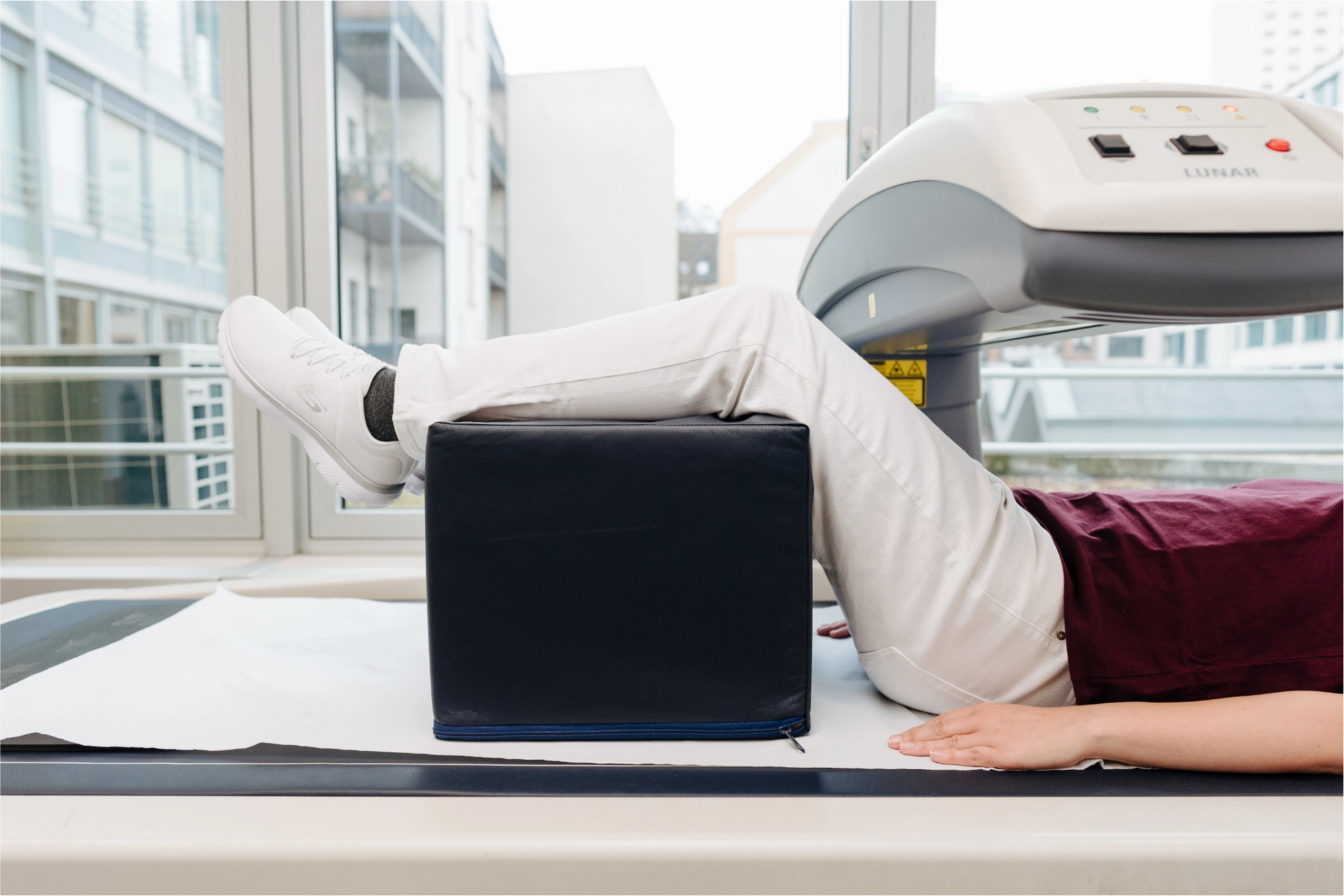 Spezialisierte osteologische Diagnostik und Therapie bei Osteoporose und anderen Knochenerkrankungen, inklusive Knochendichtemessung und individueller Behandlungsplanung.