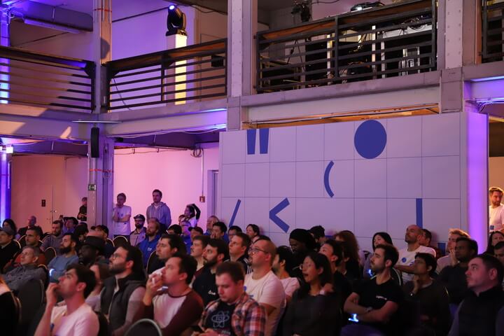Lisk.js, photo of crowd