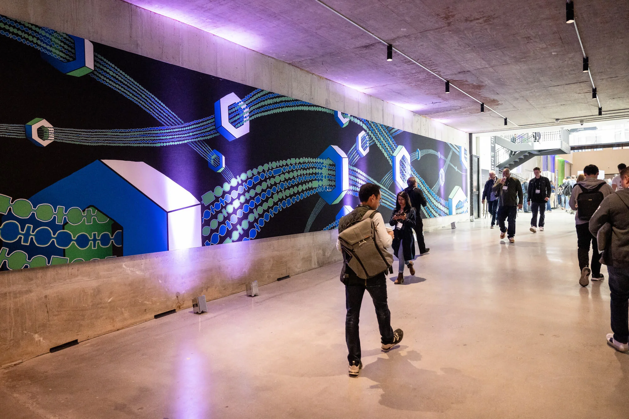 SmartCon 2022, photo of the main hallway with branded art in the wall
