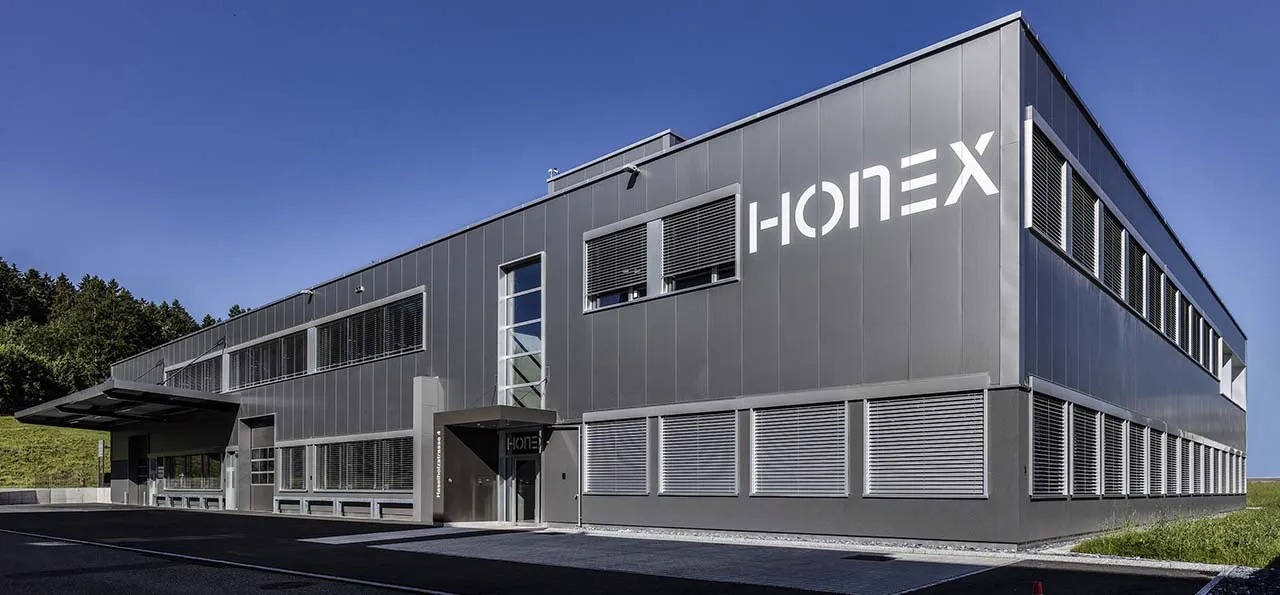 Honex AG – Generalplanung und Realisierung eines hocheffizienten Fabrikgebäudes mit innovativem Energiekonzept