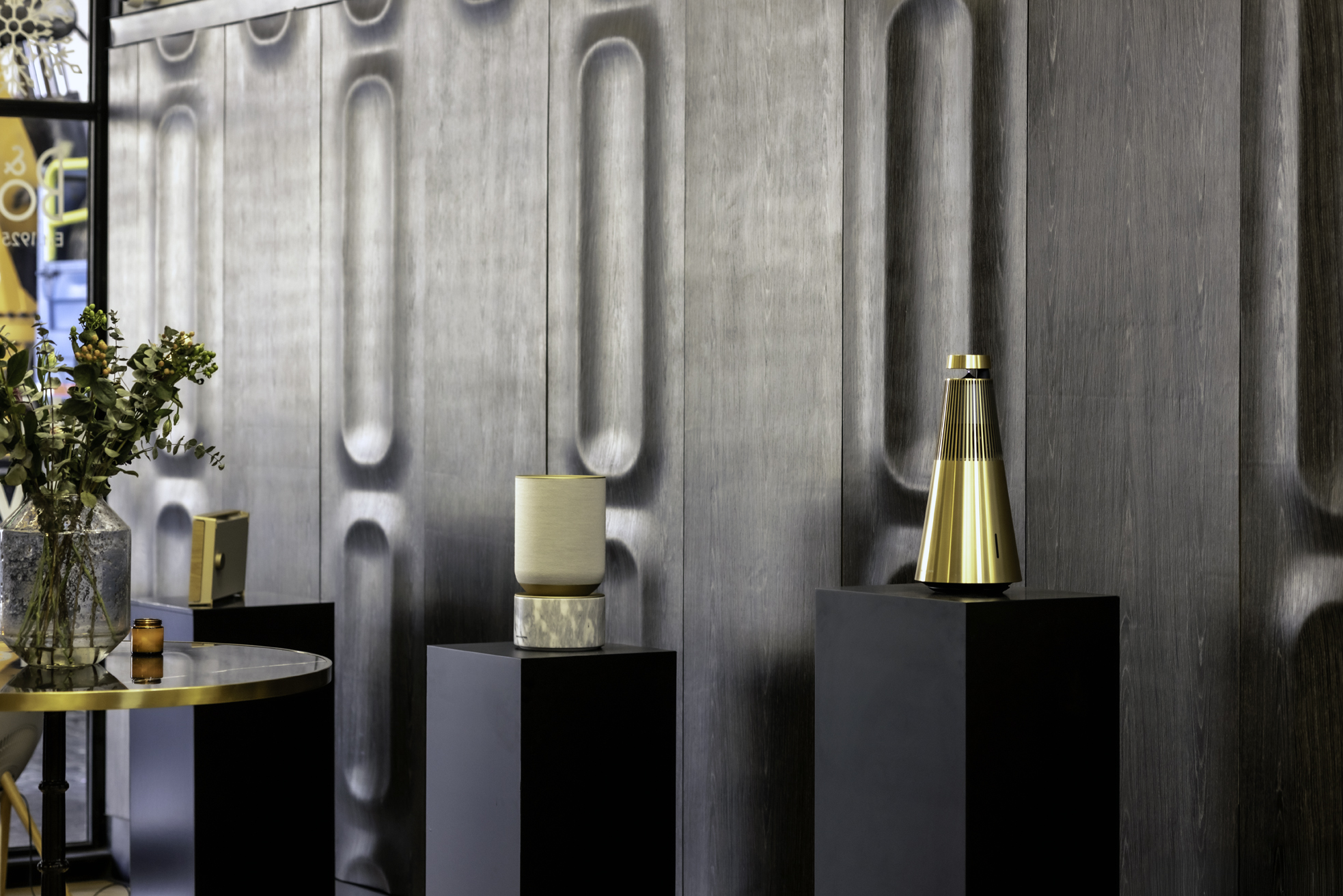 New Woodflow-skin installation: Bang & Olufsen Store