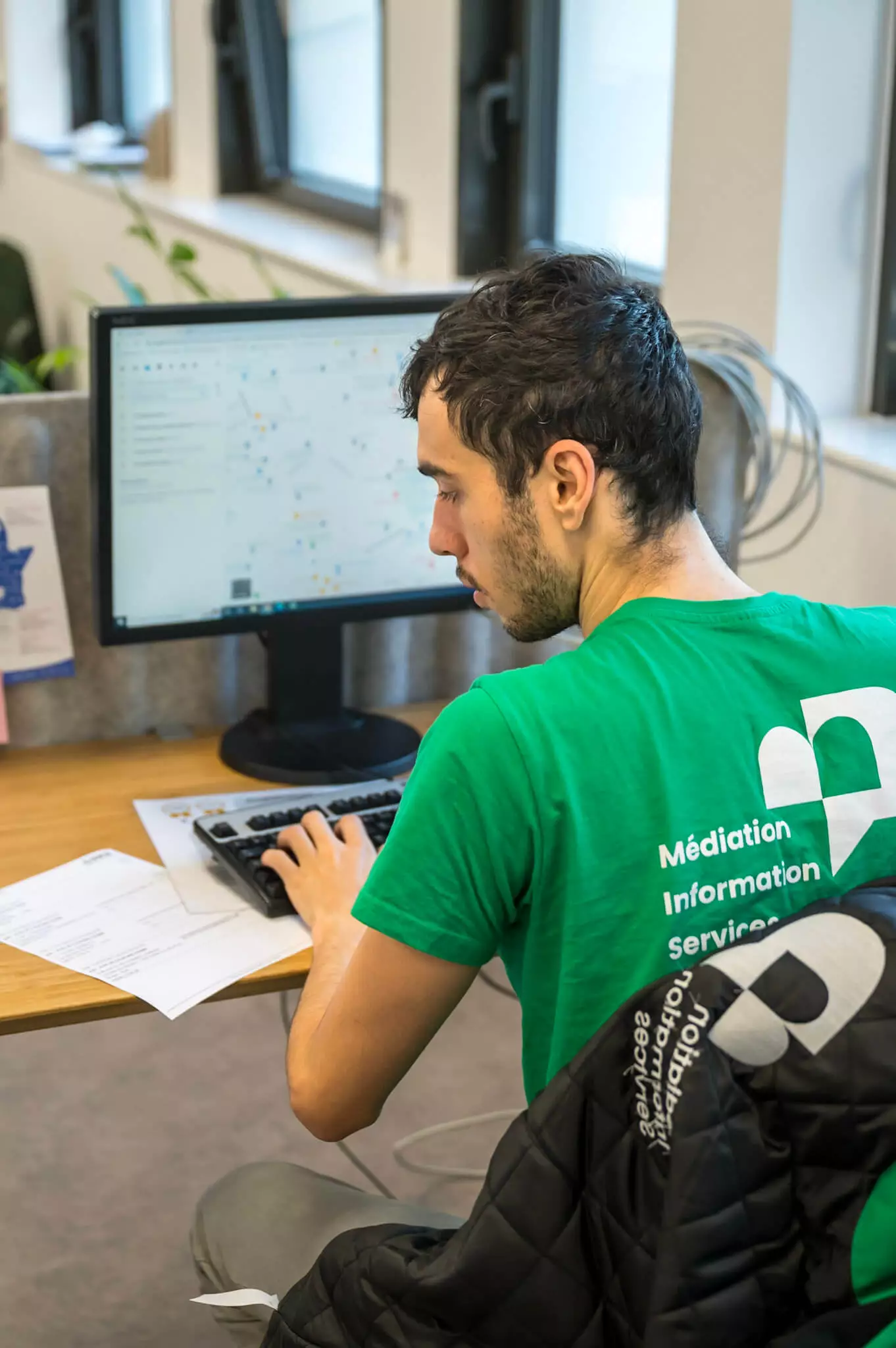 Agent Pimms Médiation utilisant des outils sur un ordinateur