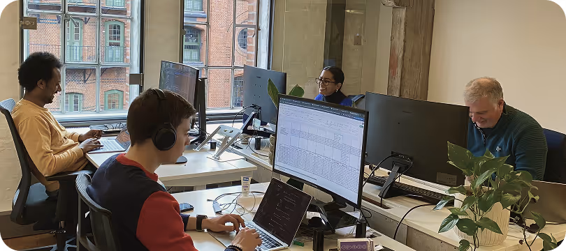 shipzero Team sitting in the Speicherstadt Office