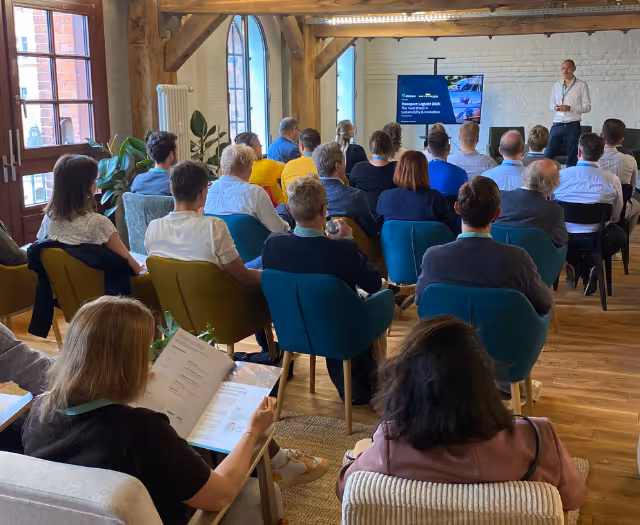 Mirko Schedlbauer speaking to participants at a shipzero event
