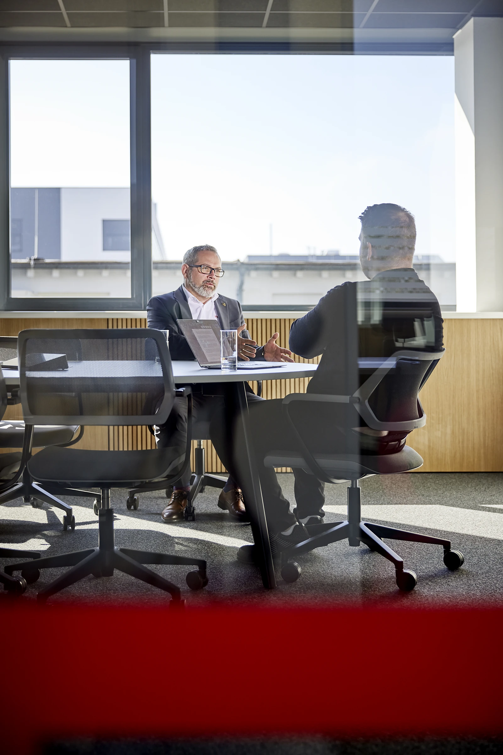 Roland Wimmer, Fotograf Oberösterreich, Businessfotografie, BRP-Rotax, Mario Gebetshuber, Can-Am Maverick X3, Industriefotografie, Executive Portrait, Gunskirchen, Werbefotografie.
