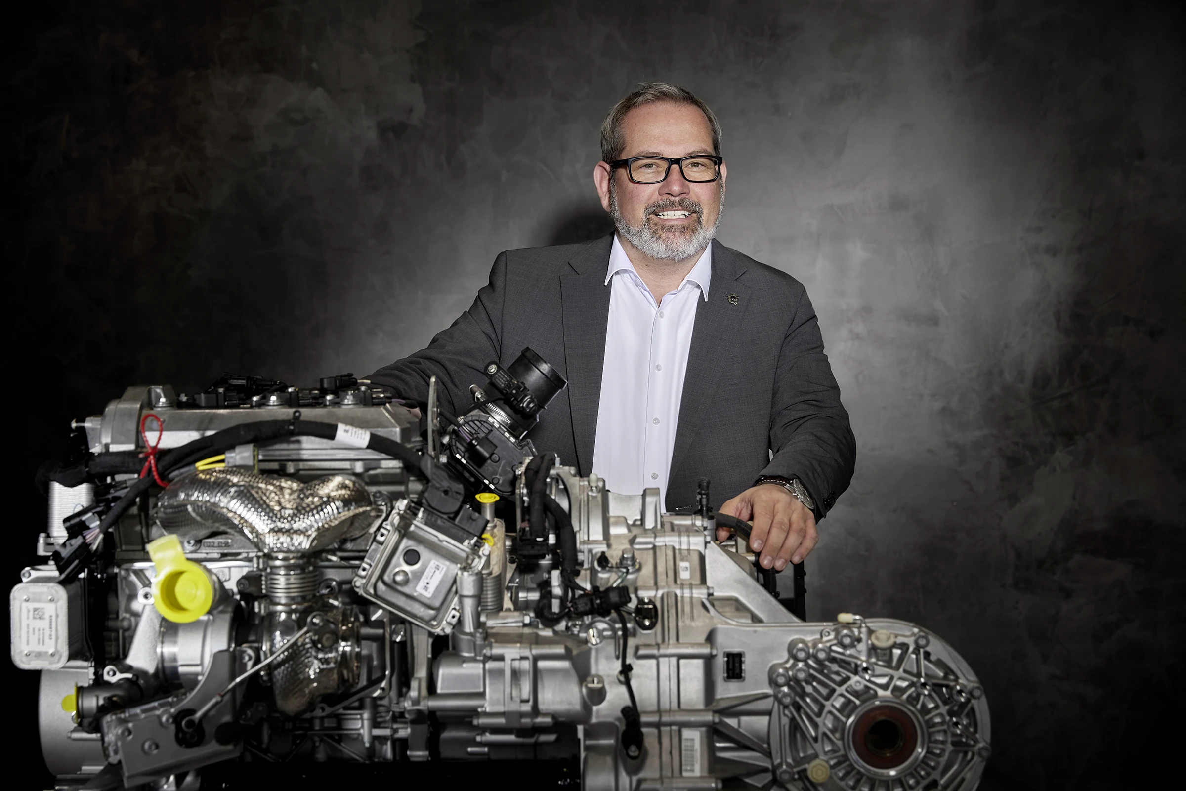 Roland Wimmer, Fotograf Oberösterreich, Businessfotografie, BRP-Rotax, Mario Gebetshuber, Can-Am Maverick X3, Industriefotografie, Executive Portrait, Gunskirchen, Werbefotografie.