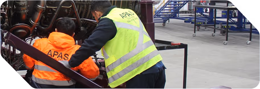 APAS CHILE integrated MRO solutions for airbus and Boeing fleets, engineers working