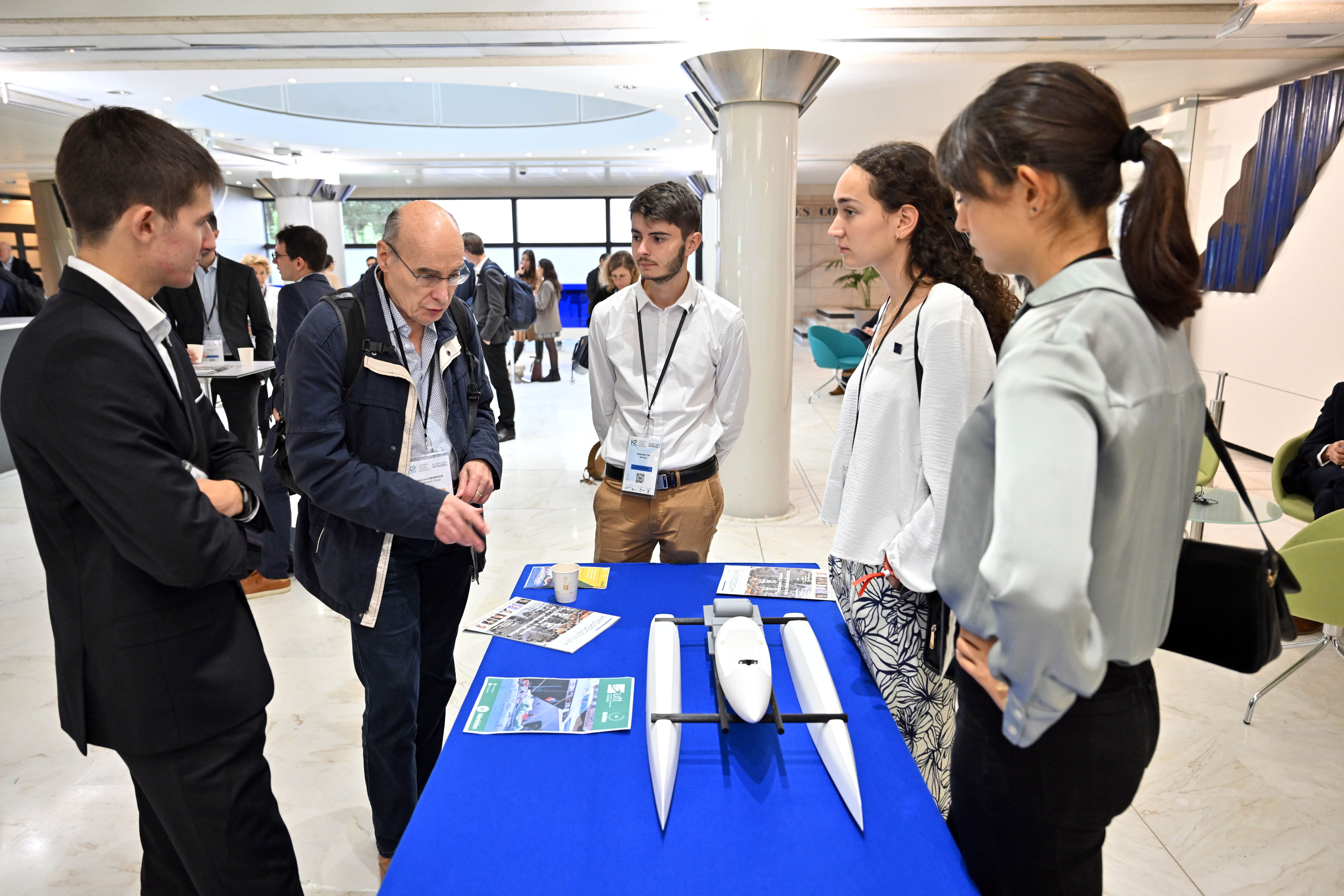 Photo de l'équipe Néréides lors de l'H2 conférence