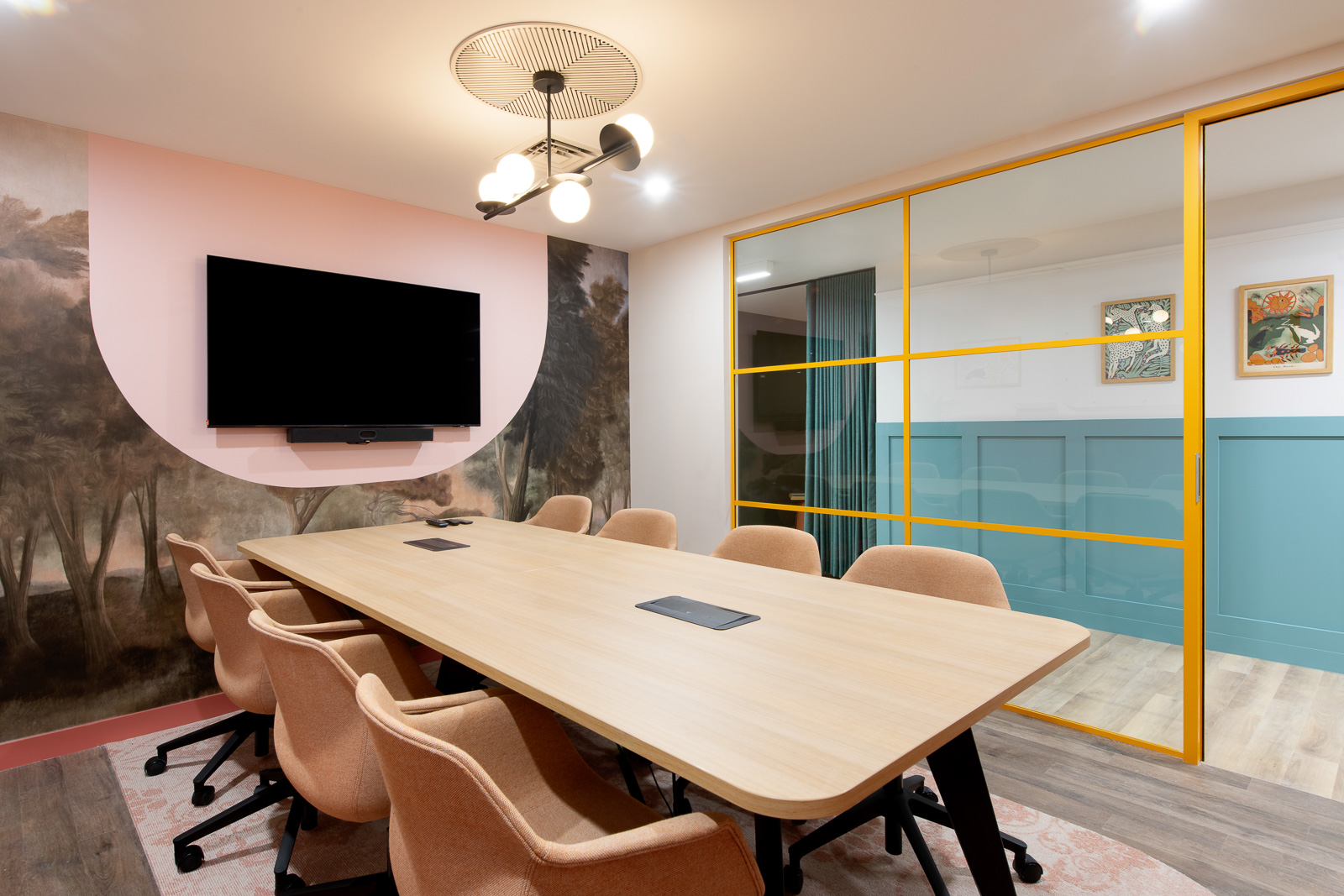 10+ meeting rooms