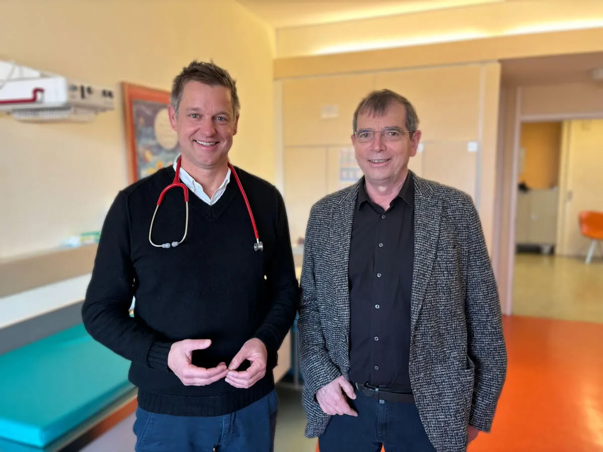 Zwei Kinderärzte in der Geburtshilfe der Stadtklinik Frankenthal