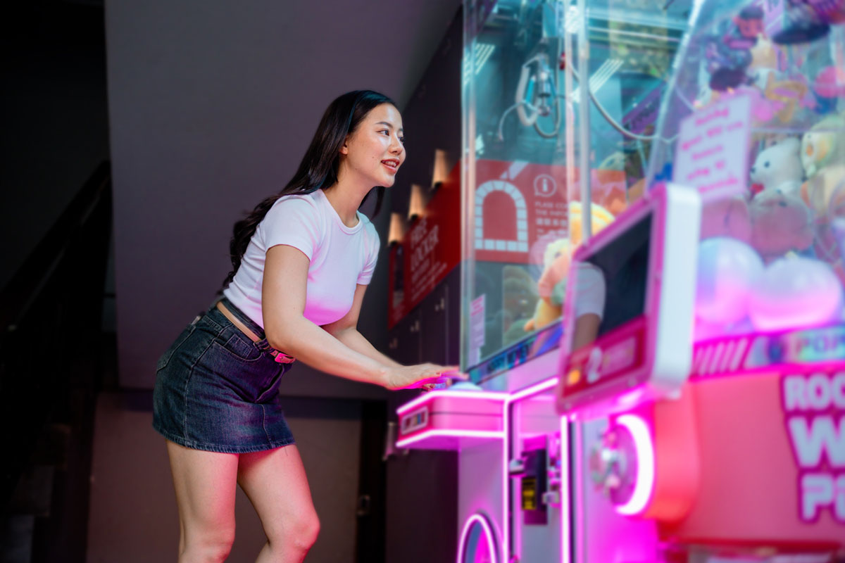 Claw machine party rentals