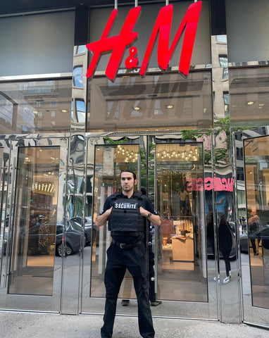 Blackbird Security guard protects H&M.