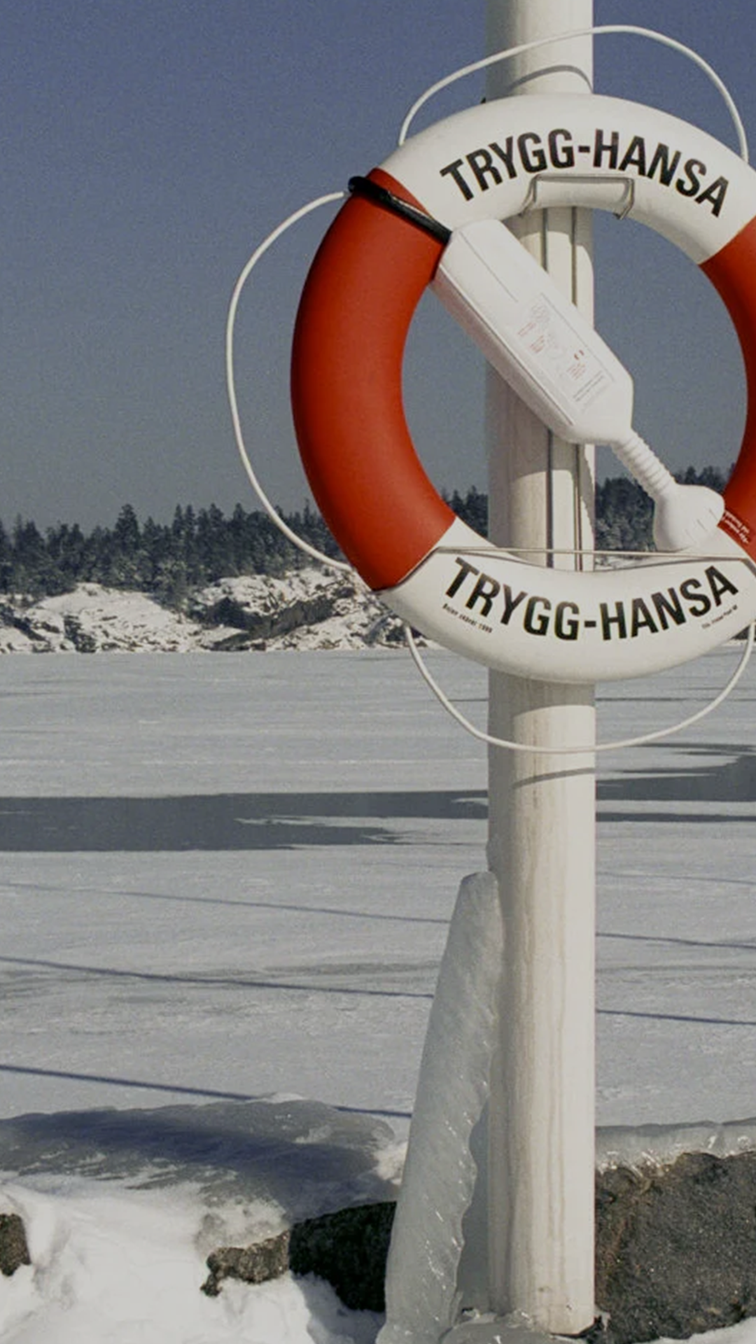 Trygg-Hansa life bouy background image