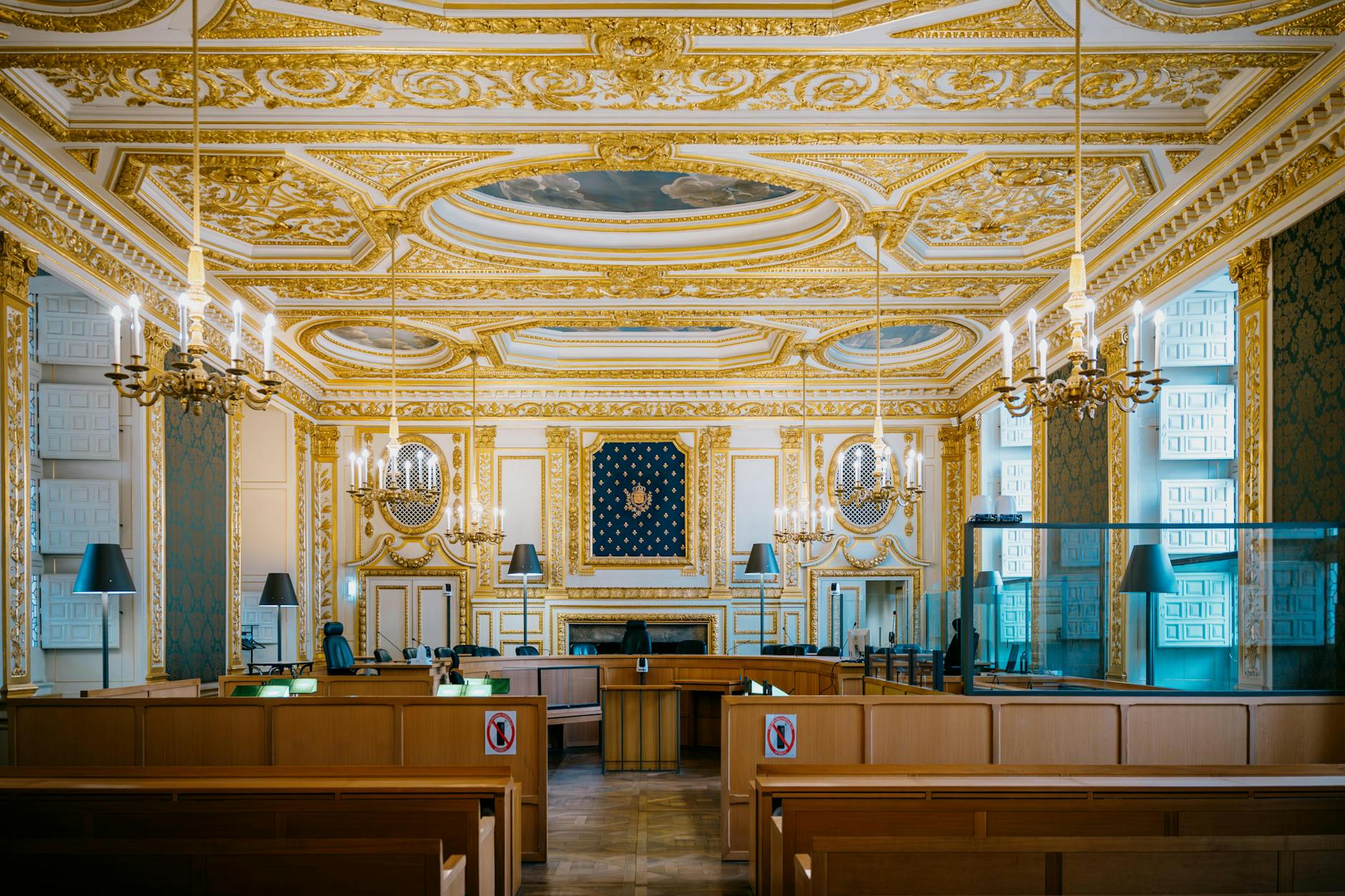 Trouver des clients avocat par recommandations : méthode, scripts et suivi