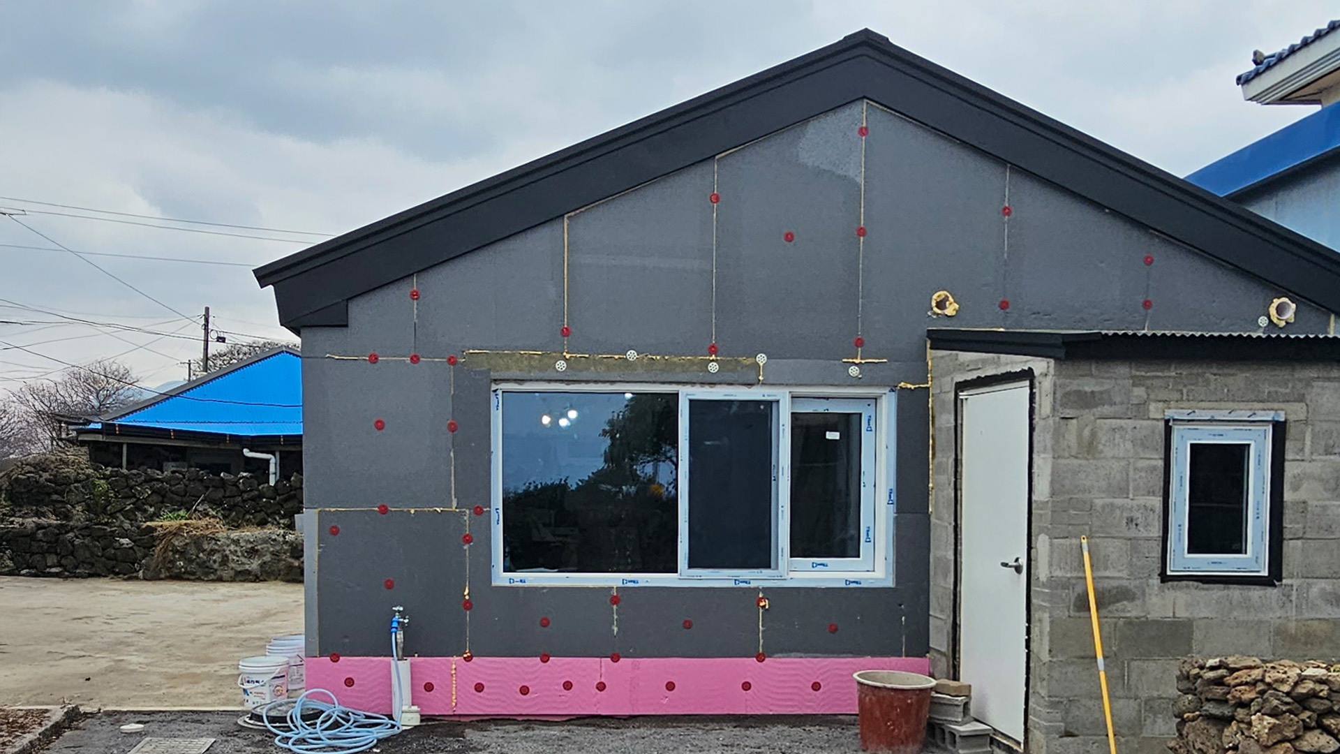 image / 제주 주택 단열공사 장면