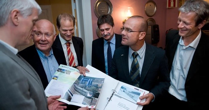 Illustrasjon til: Styreleiar i Norsk Bane AS, Jostein Soland, har gått bort