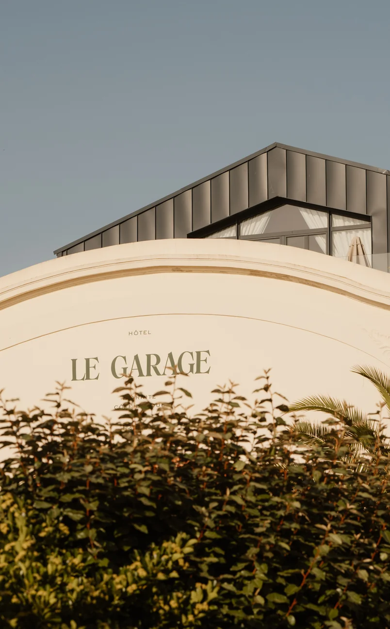Fachada exterior del Hôtel Le Garage de Biarritz, Grupo Experimental.
