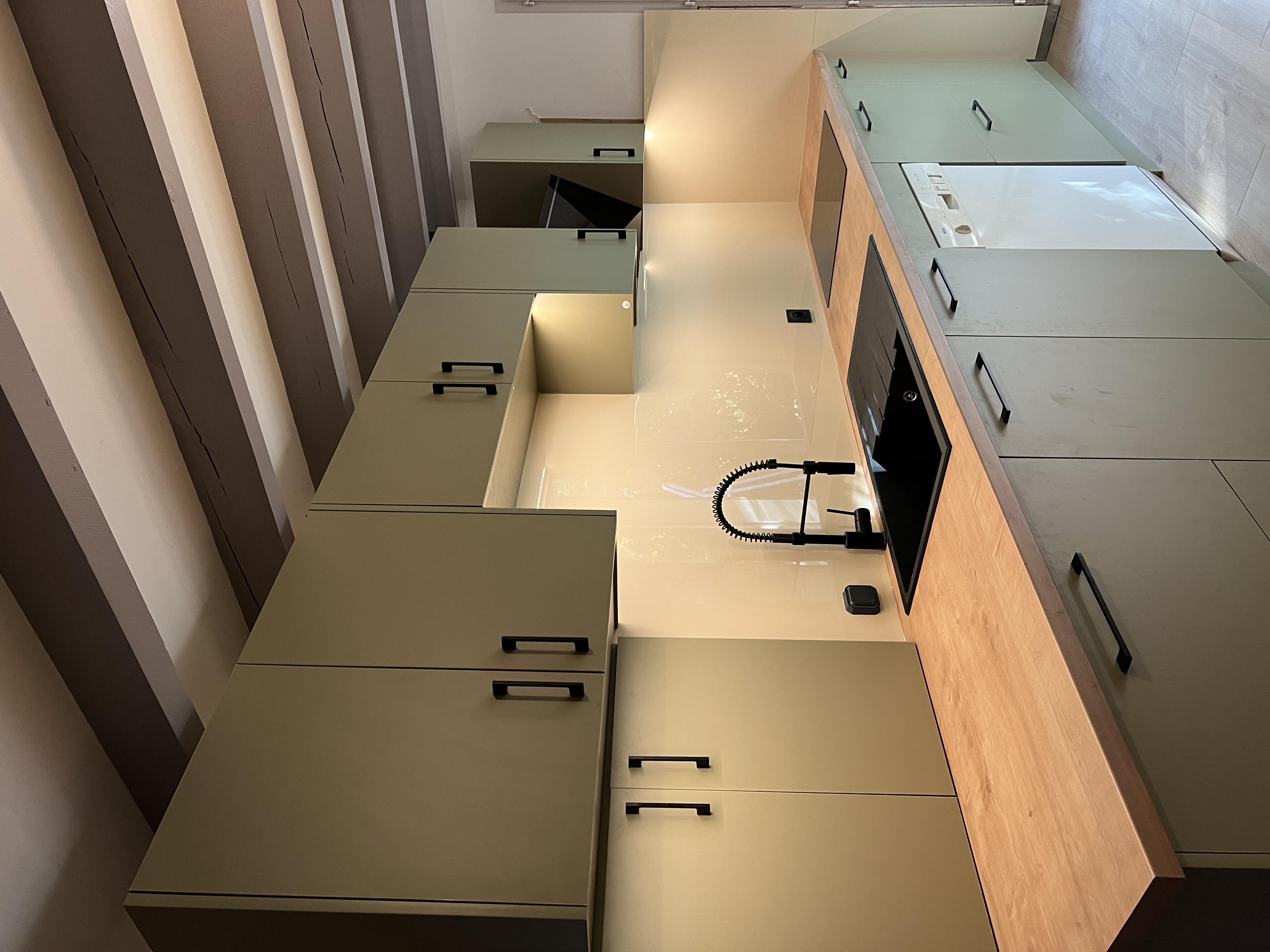 Cuisine équipée, ambiance LED