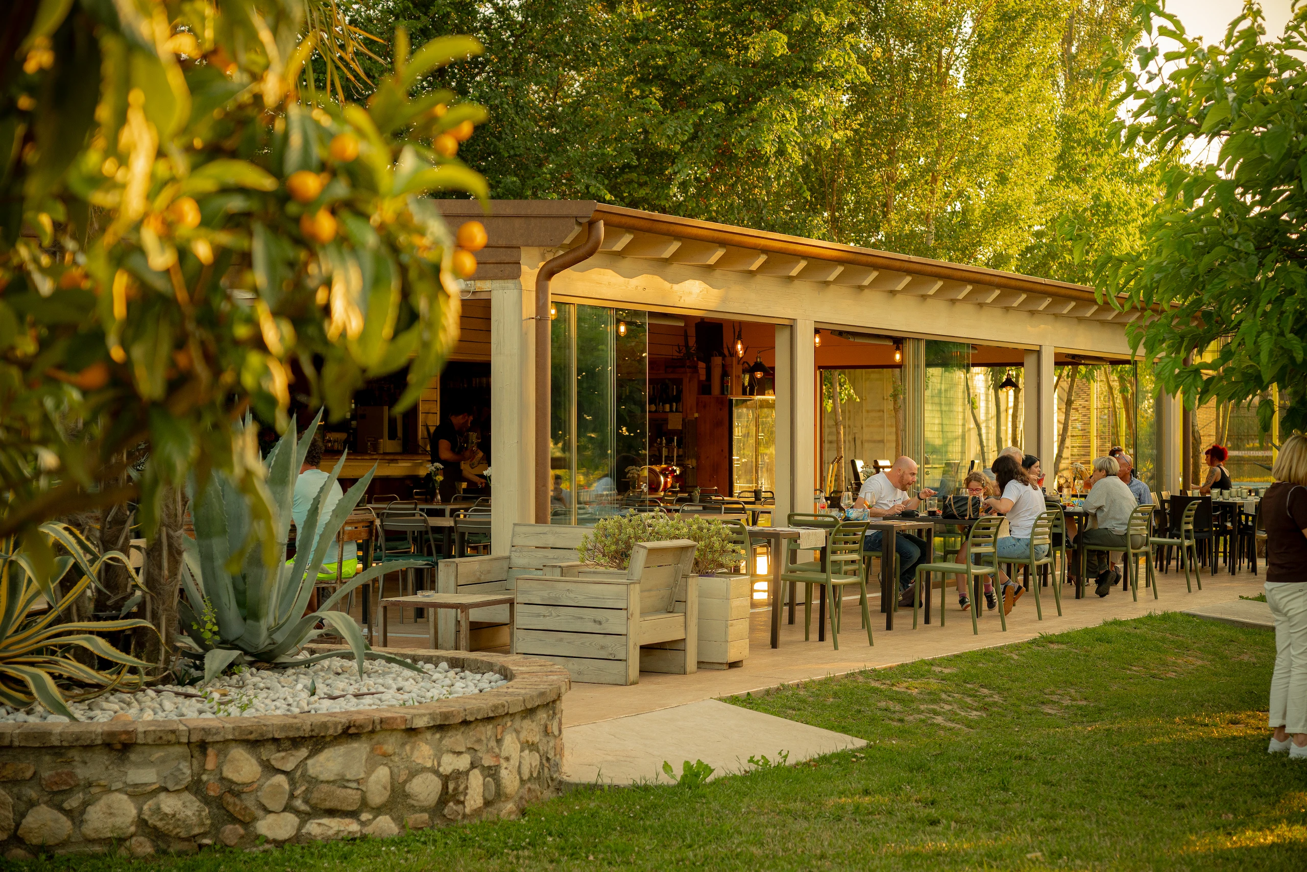 Le Bande Ristorante Cavriana, Shooting Studio Looma