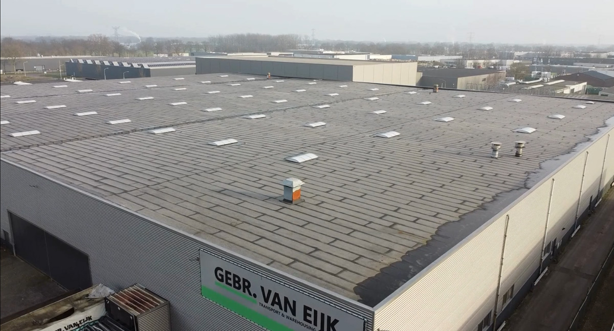 Grootschalige dakrenovatie bij Gebroeders Van Eijk