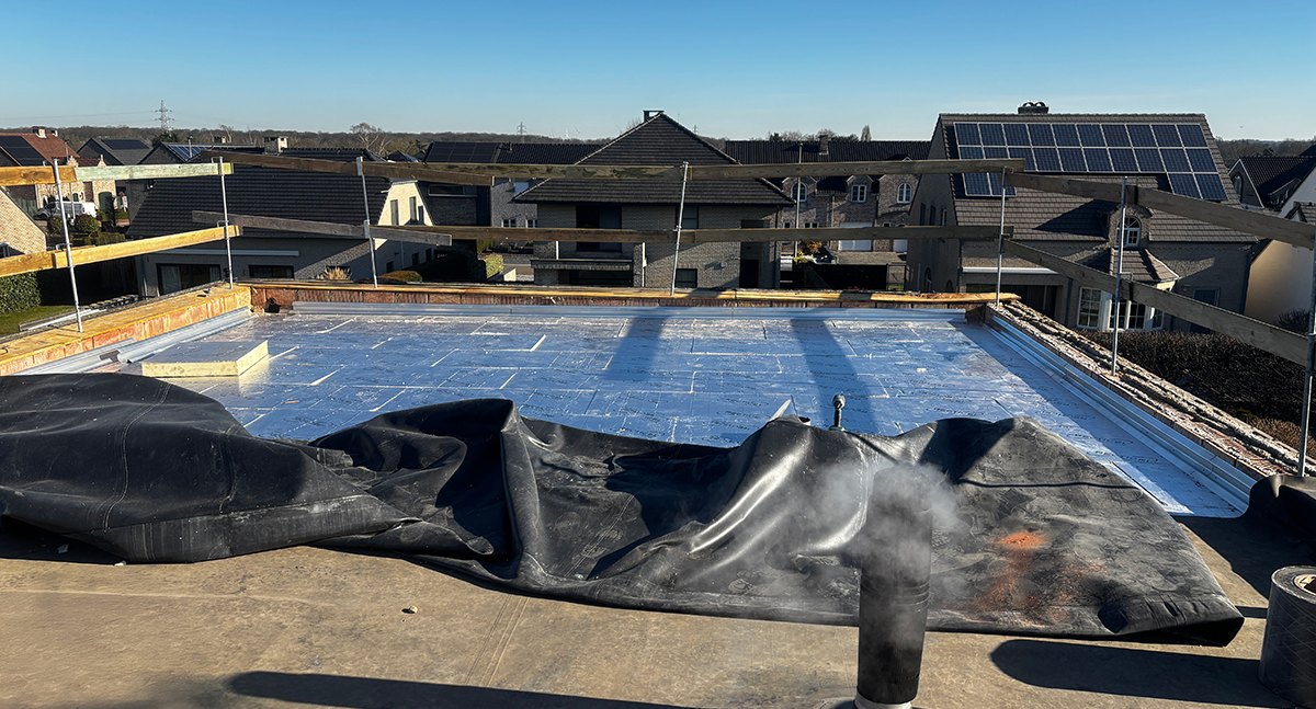 Circulaire dakrenovatie in Lanaken met hergebruik van EPDM