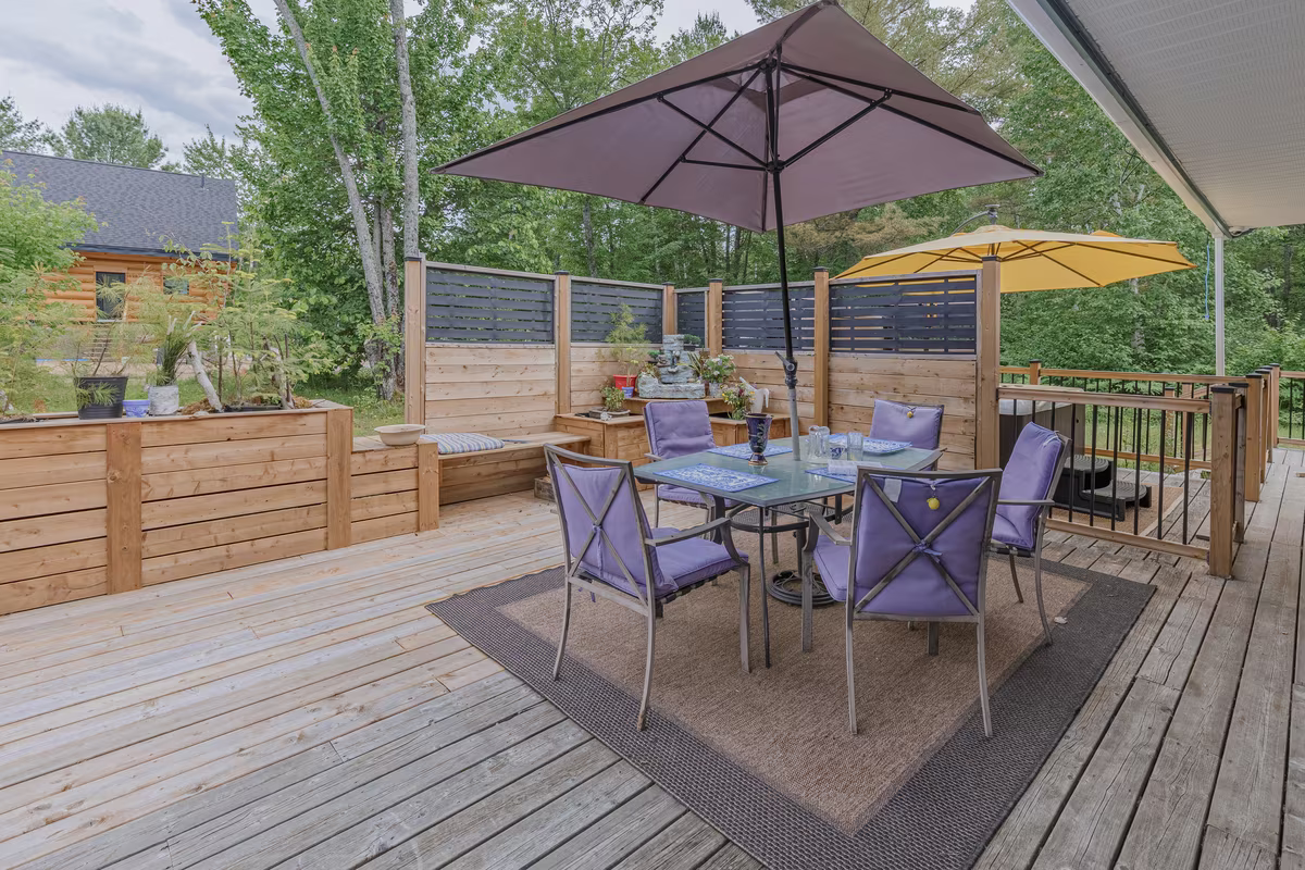 Terrasse repas, chalet Fox Lodge