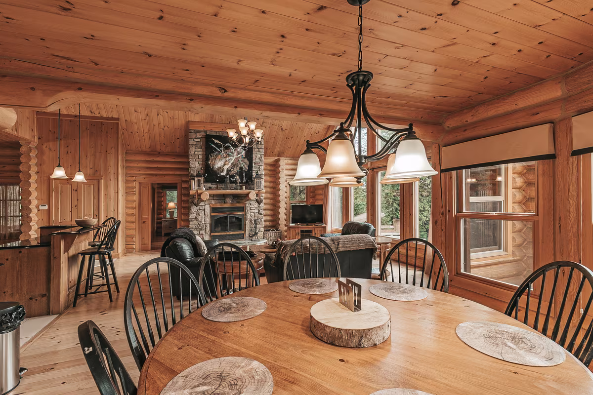 Salle à manger, chalet Harfang