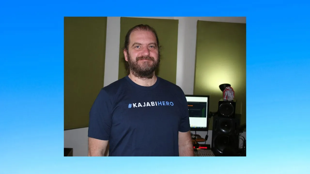 Audio engineer fills knowledge gap for Czech speakers and simplifies business with Kajabi