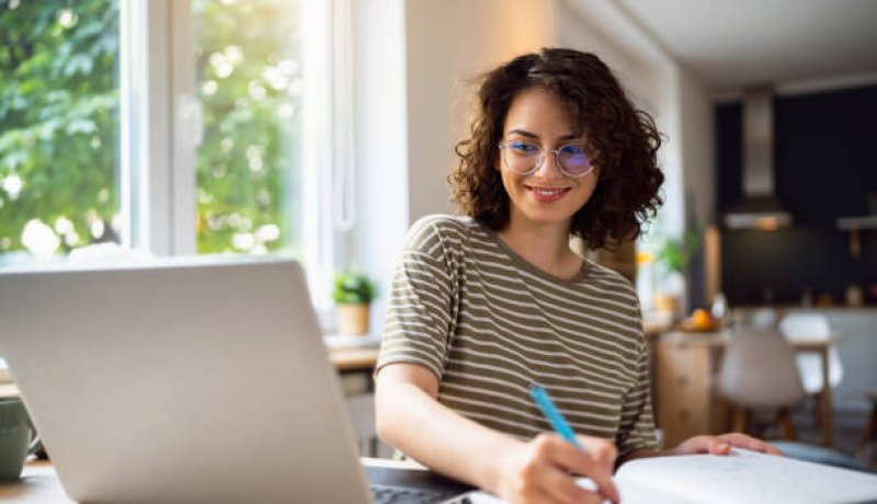How Much Should You Charge for an Online Course?