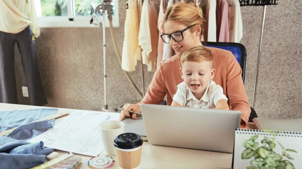 Mompreneur: The ultimate guide to starting an online business as a mom