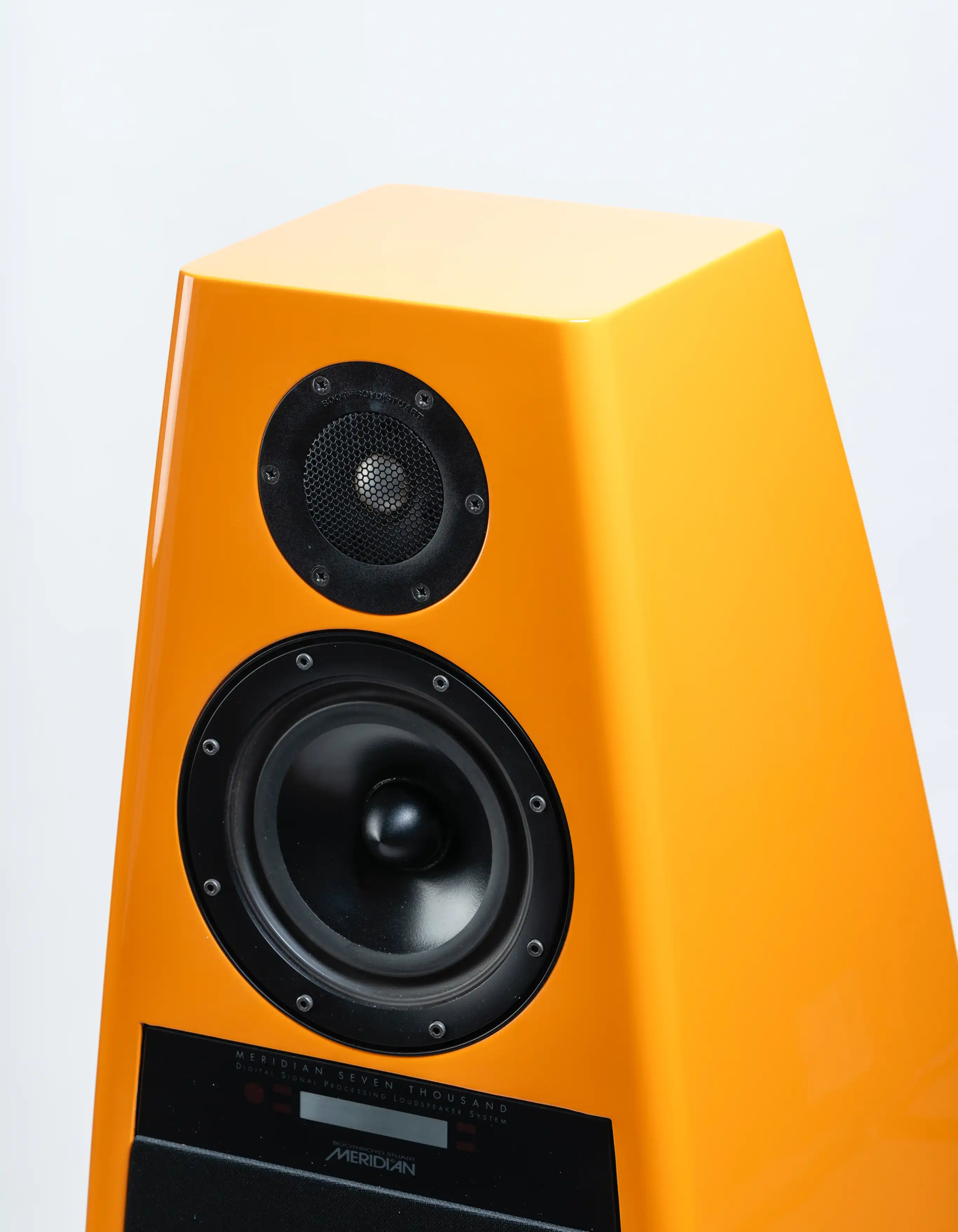 Meridian speaker 7K production and paint finish