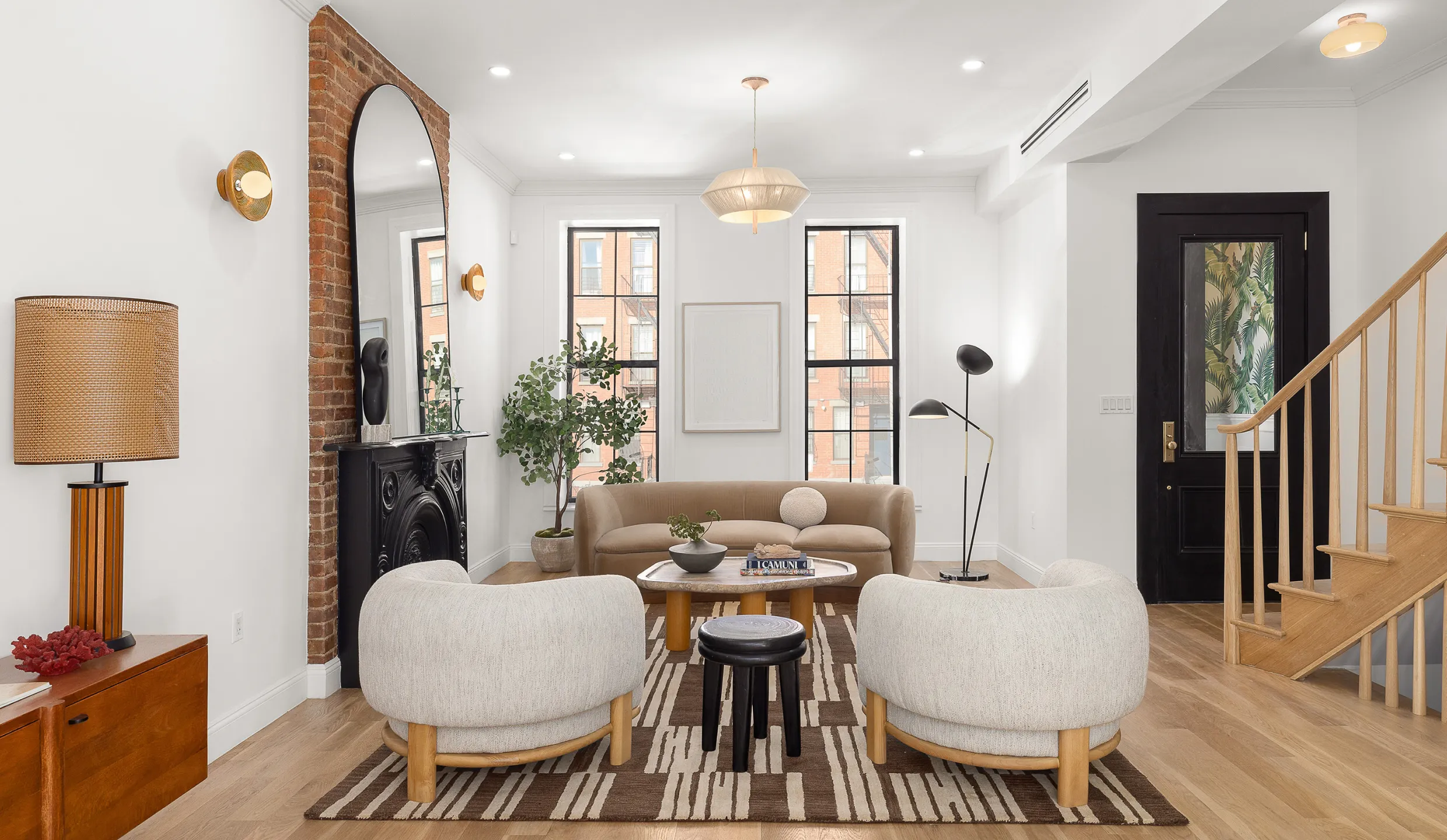 Living room interior of 668 Lexington Avenue building