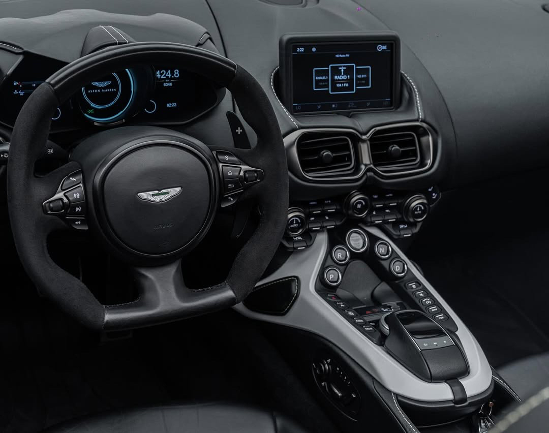 Aston Martin Vantage