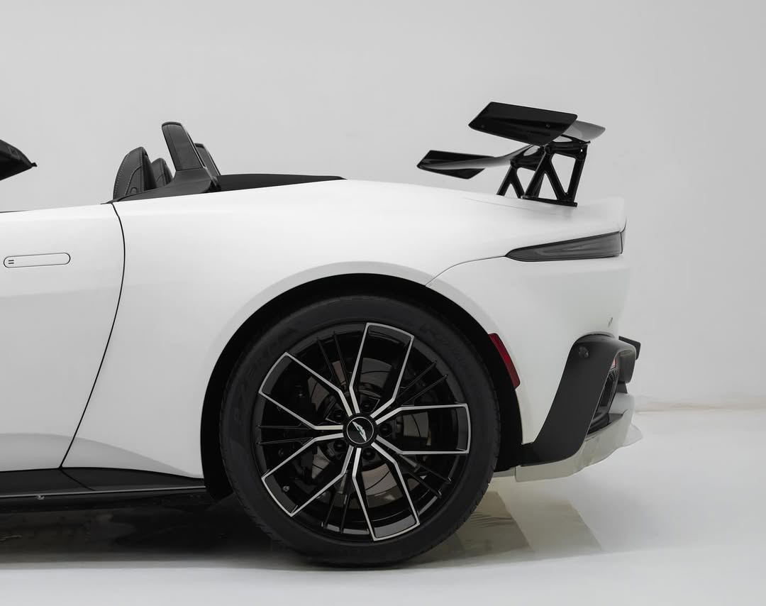 Aston Martin Vantage