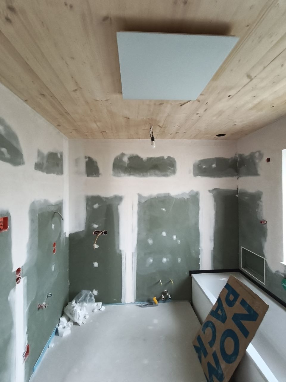 Spachtelarbeiten an Wand in Q3 Qualität in Augsburg