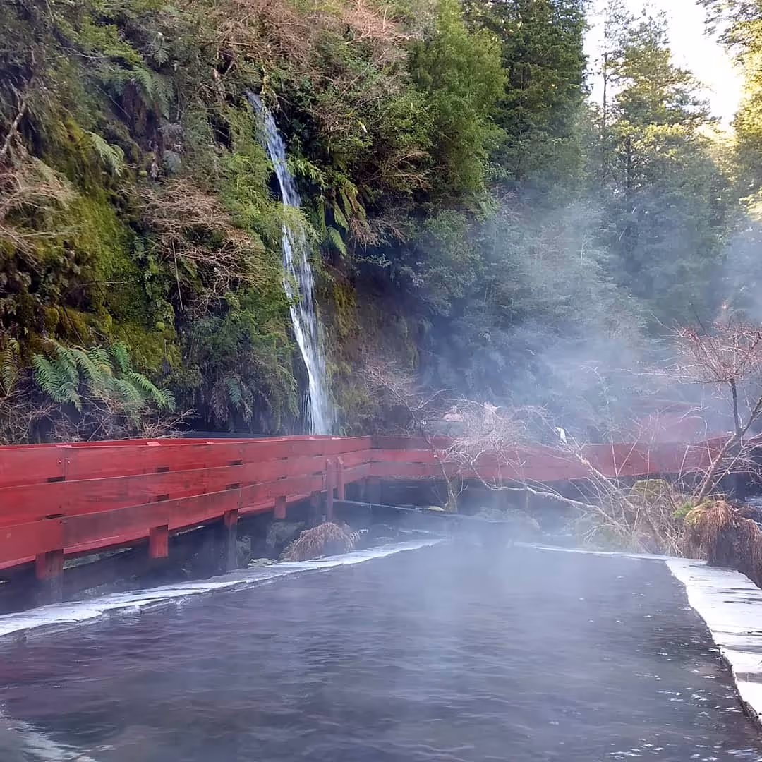 Termas Geometricas, Chile.