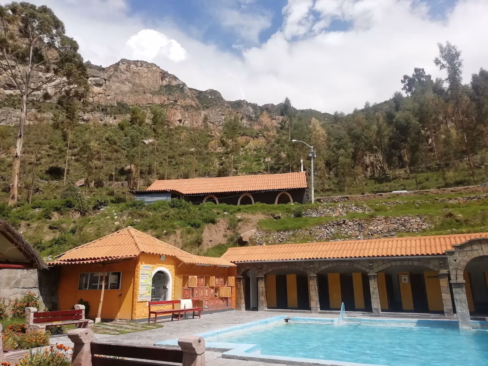 Complejo Turistico Banos Termales La Calera, Peru.