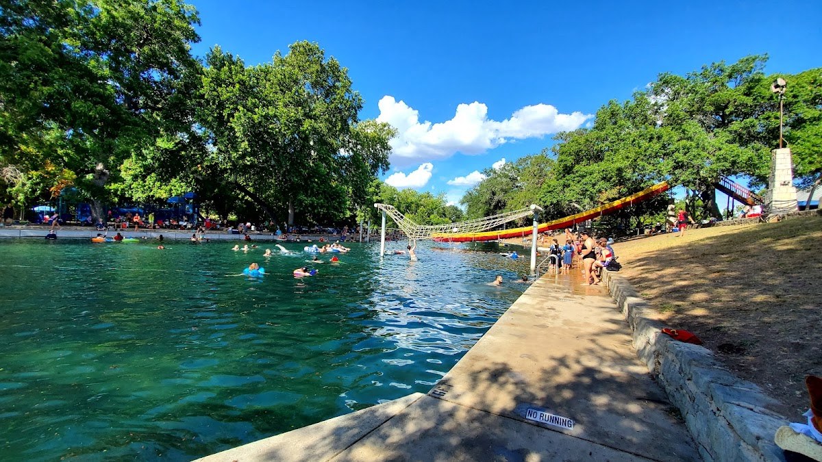Landa Park Aquatic Complex, Texas.