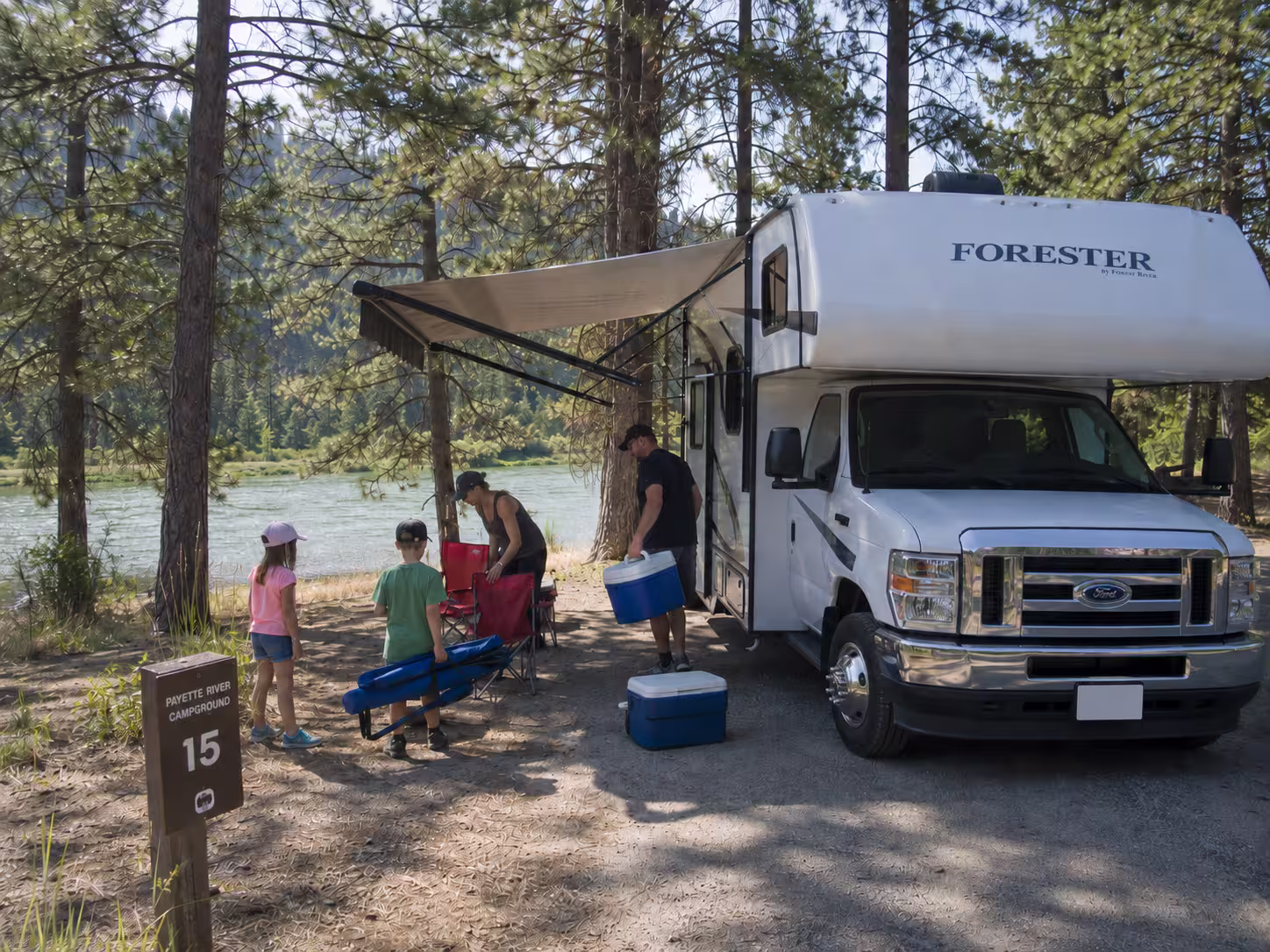 Class C motorhome at a Payette River campground near Boise