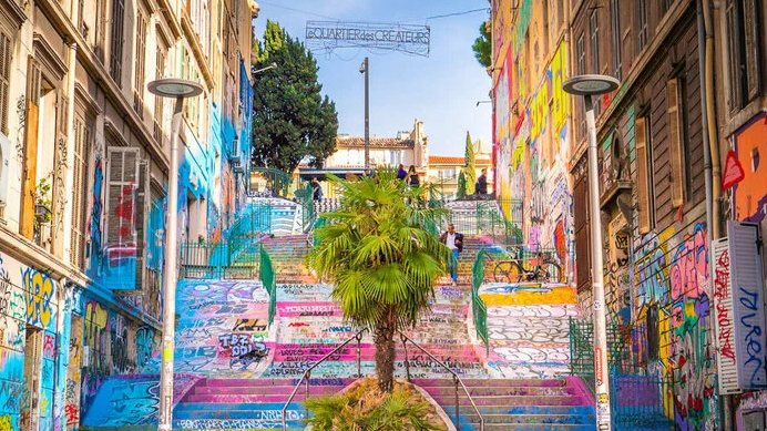 Cours Julien, street art et créativité proche de l'ESTC - ESTC School of Management